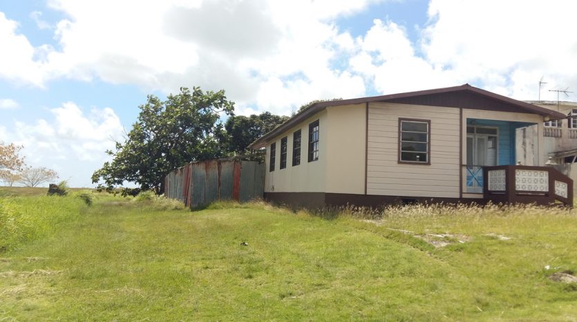 For Sale - 3 Bedroom 1 Bathroom Unfurnished House